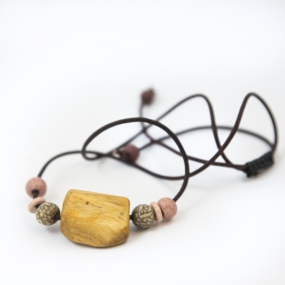 Pink Pendant nr 001 palo santo